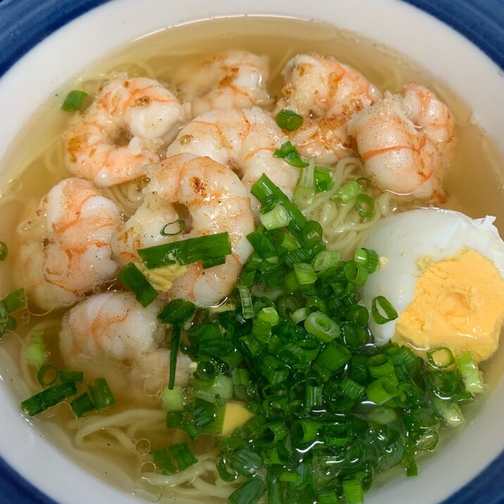 お家でエビたっぷり塩ラーメン